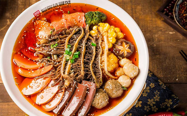 冒菜作为四川特色传统小吃之一,更具有地方风味.