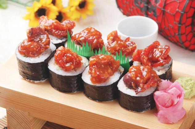 町上寿司加盟店享受舌尖上的美味，让美食与爱两不辜负