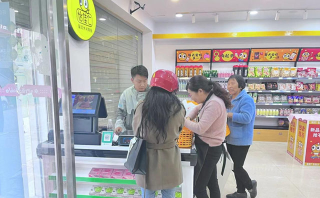 以消费者购物体验为核心，怡佳仁零食店加盟增加相关服务