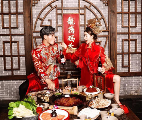 加盟一家成都特色火锅加盟店有多简单，龙湾码头火锅为你解答