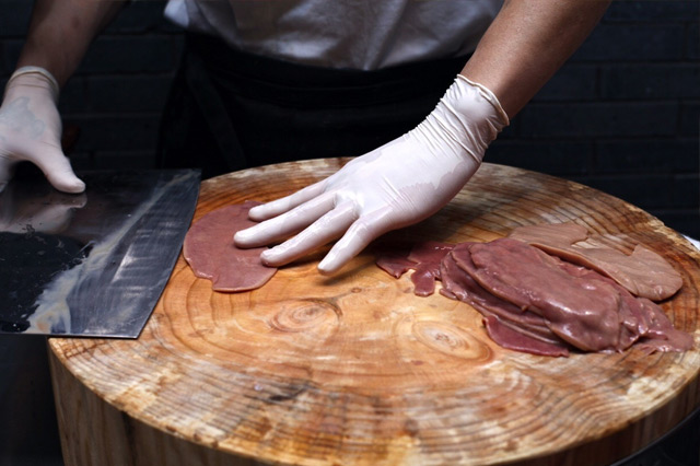 重庆火锅加盟哪家好？周师兄大刀腰片火锅刷新你的三观！