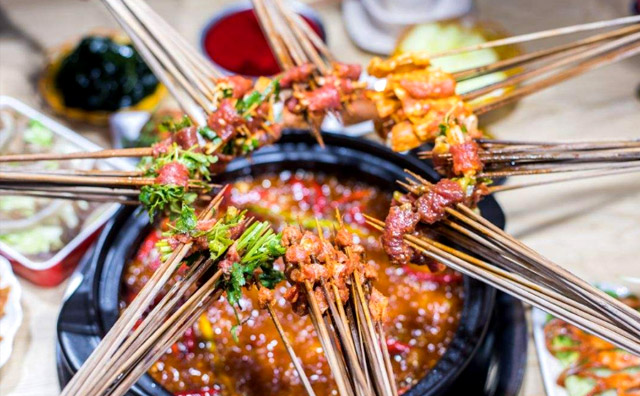 约妹子约好友，吃钢管厂小郡肝串串香