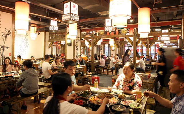 渝大狮老火锅，中午都排队的老火锅