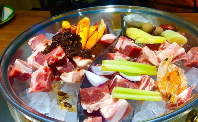 草原往事冰煮羊火锅，浓浓草原情