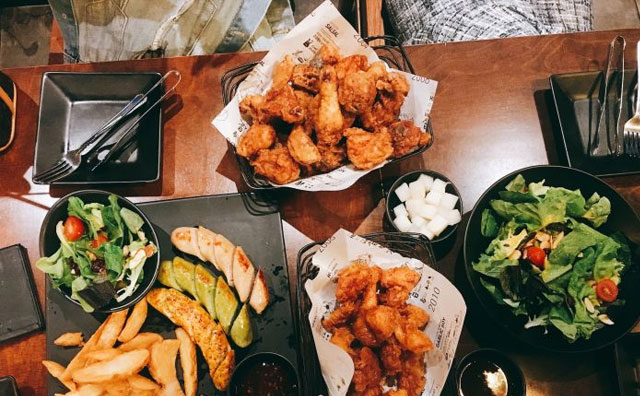 校村炸鸡，韩国著名的连锁炸鸡店