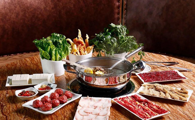 开一家小型的牛肉火锅店需要多少本钱