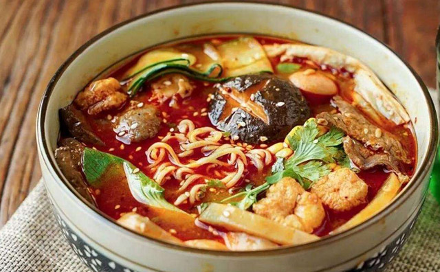 新开麻辣烫店没人进店怎么办，这些问题你找了吗