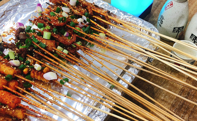 怎么经营烧烤店生意会好呢，经营方法大赠送