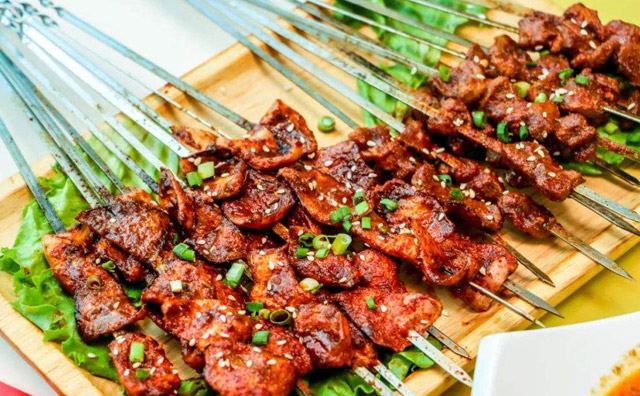 想开烧烤店需要了解哪些方面问题，才能顺利把店开起来