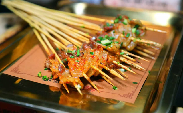 开宜宾犟人烧烤店可行吗，总部实力给出答案