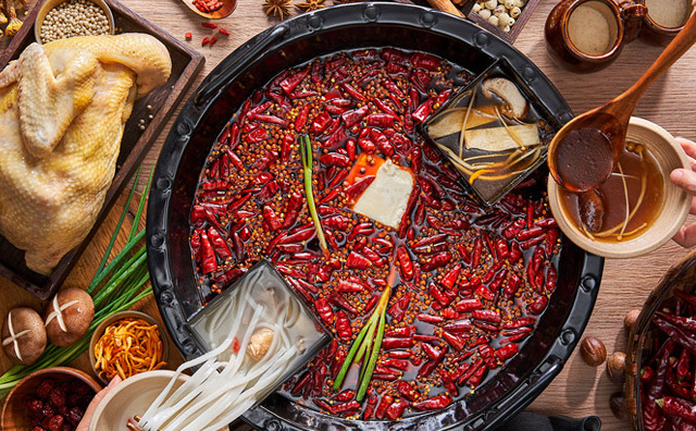 在区县开一家老灶火锅店，一定要注意这些细节