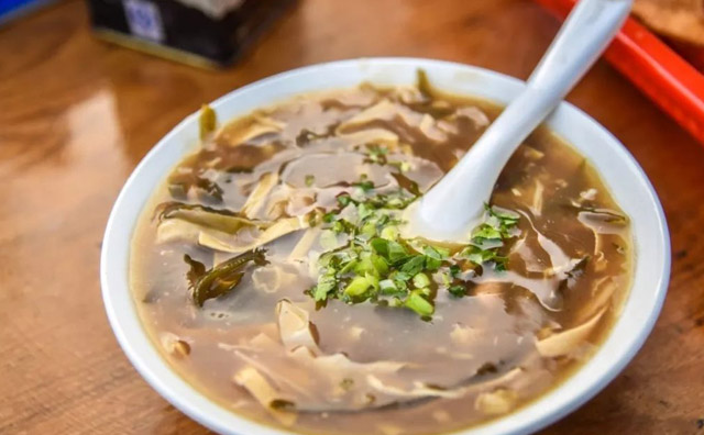 但是除了胡辣汤,河南还有很多的特色美食.下面就为大家介绍河南特色