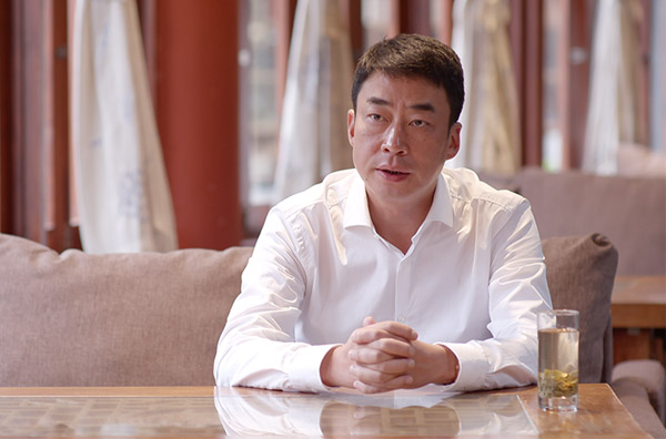 Ǫ���������̸���ͬʱ��Ӫ�����ͬҵ̬�Ĳ���Ʒ��