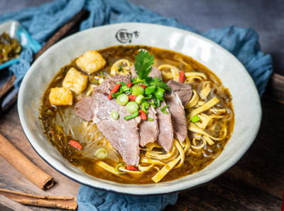 鼎四方鲜牛肉大骨汤