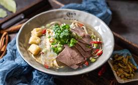 鼎四方鲜牛肉大骨汤，新品上新，食客不断