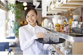 究竟如何聘用好的稳定的餐厅服务员